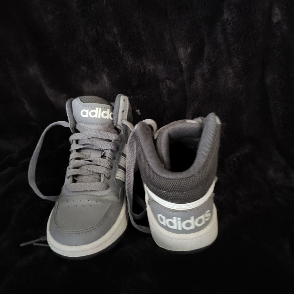 Adidas Hoops Mid 3.0 K in Gray and White - Picture 4 of 7